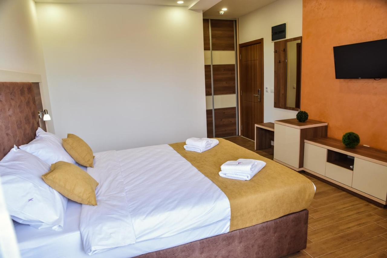 Heaven Lux Ulcinj Hotel Exterior photo